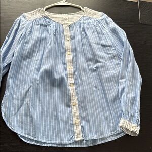 GAP Women’s striped blouse